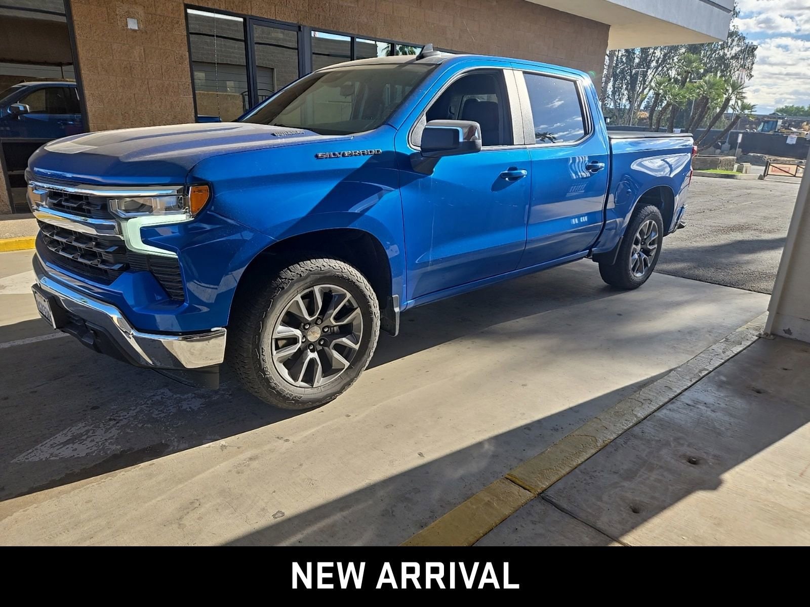 2023 Chevrolet Silverado 1500 LT photo 1