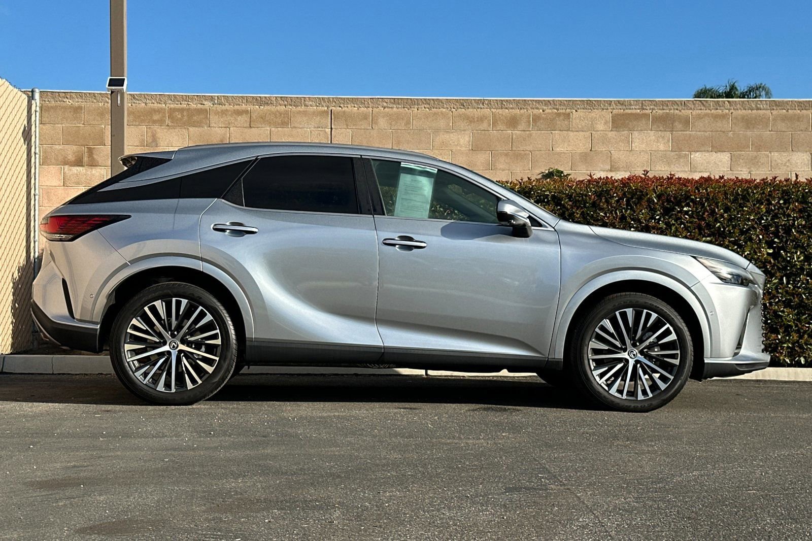 2024 Lexus RX 350 Premium photo 3