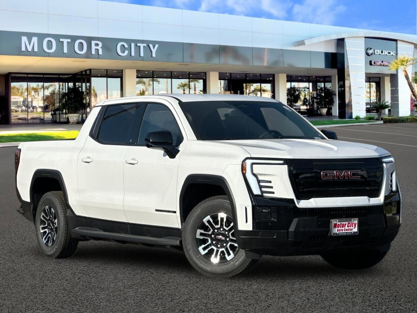 2026 GMC Sierra Elevation Stamdard Range Crew Cab e4WD's photo