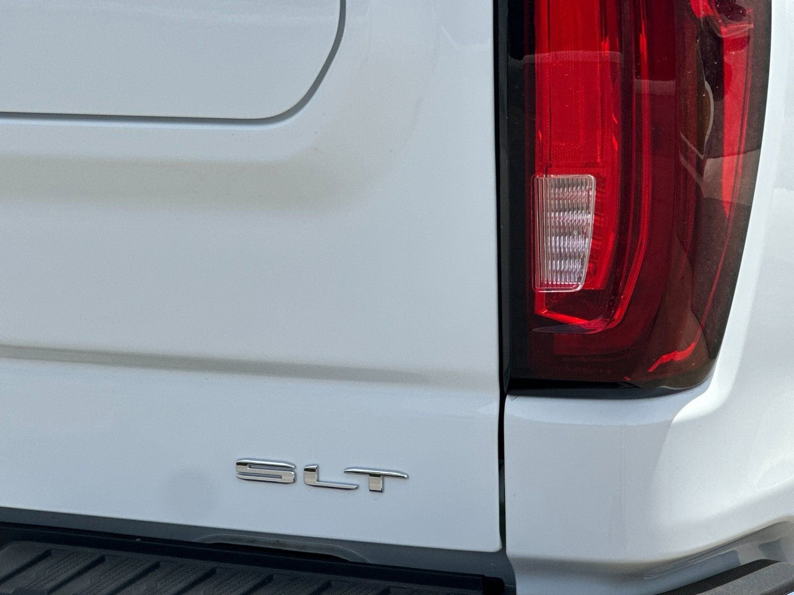 2026 GMC Sierra 1500 SLT - Photo 25