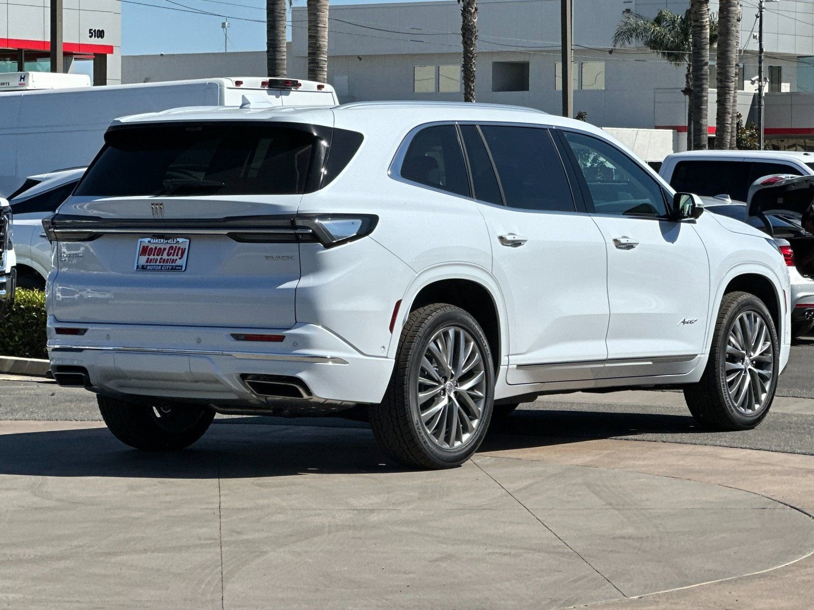 2026 Buick Enclave Avenir photo 2