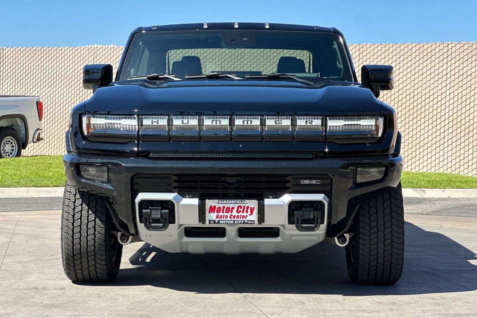 2024 Gmc Hummer EV Pickup photo 2