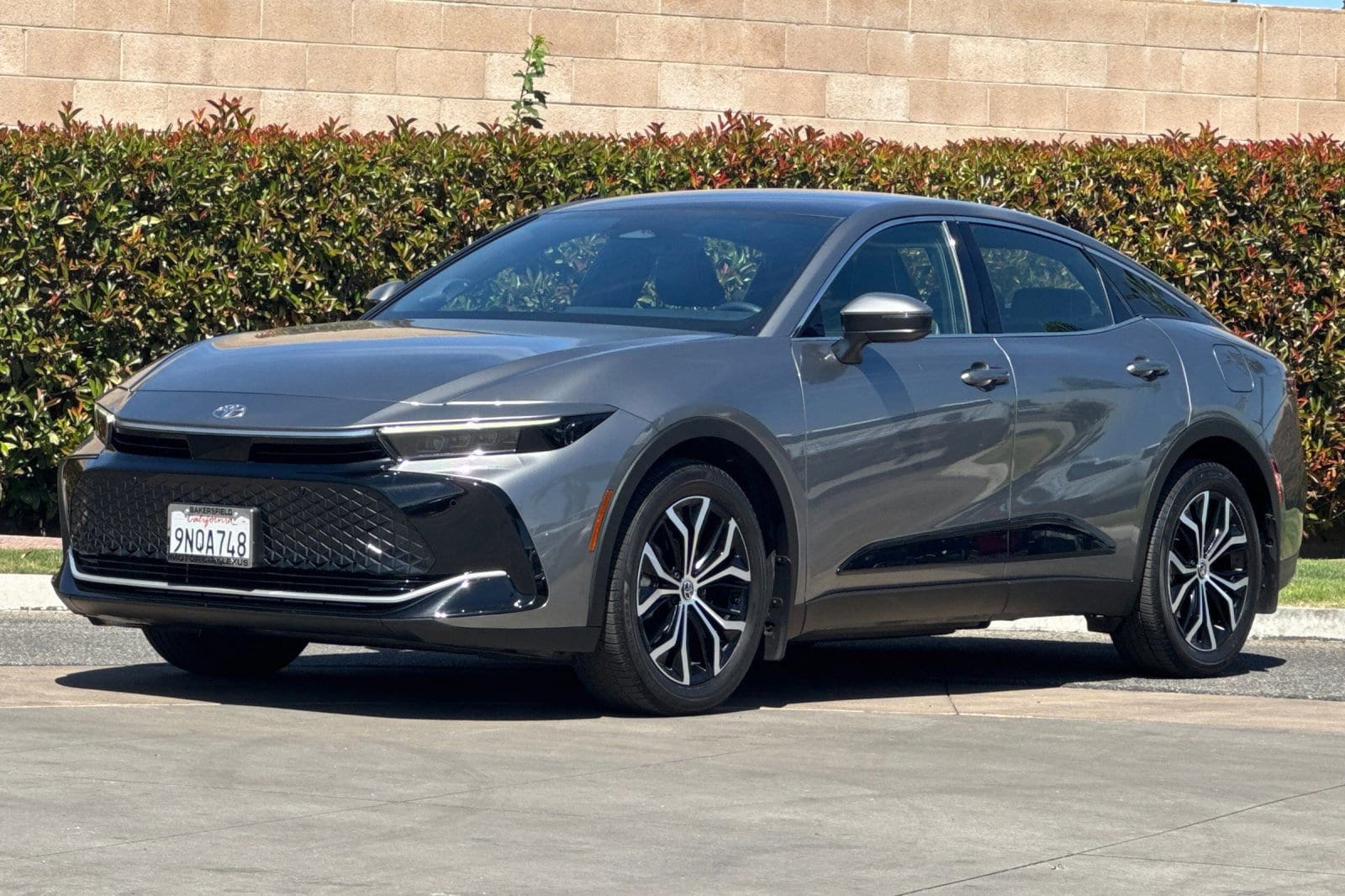 2025 Toyota Crown XLE photo 3