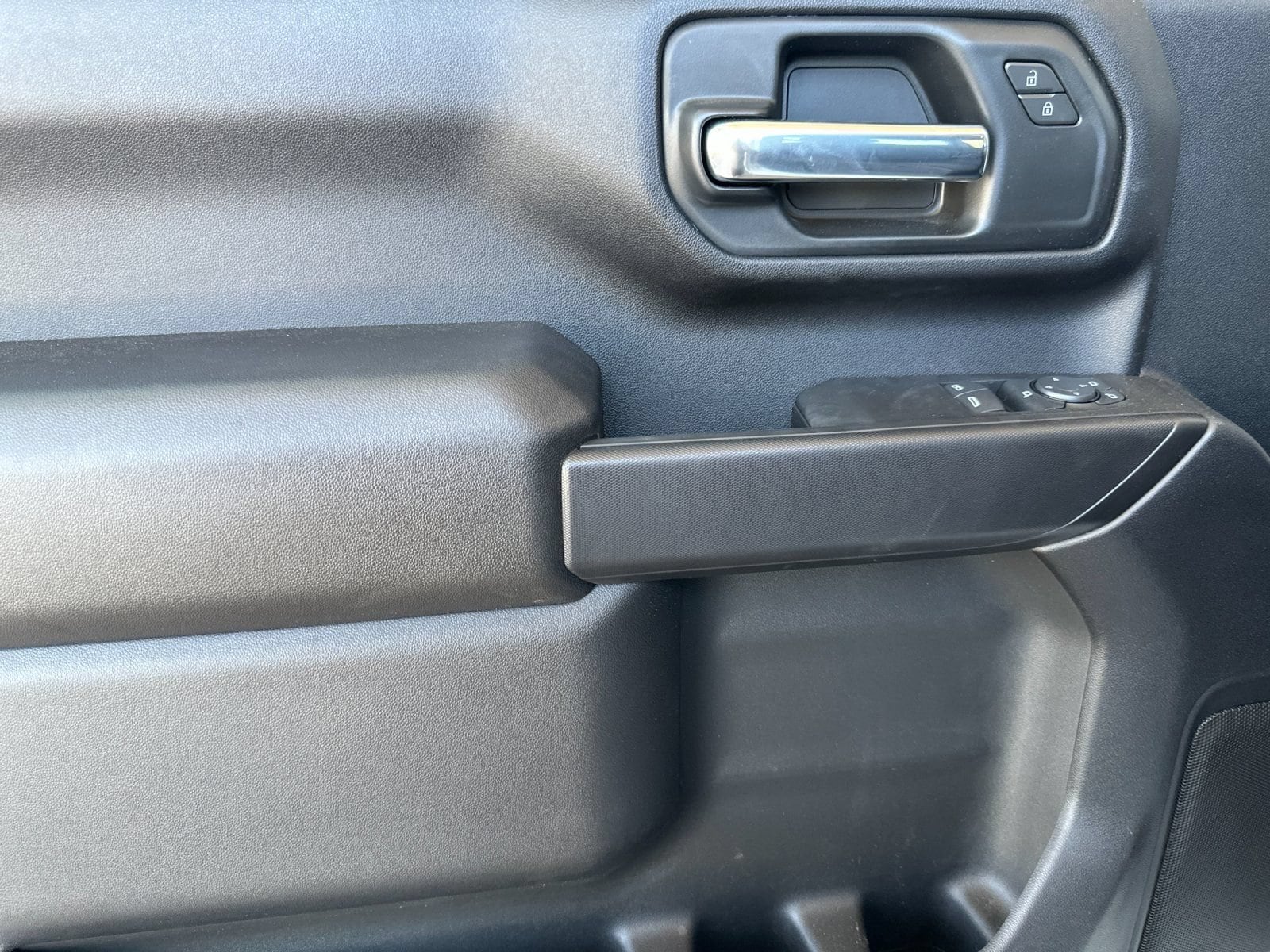 2025 GMC Sierra 3500HD Pro - Photo 11