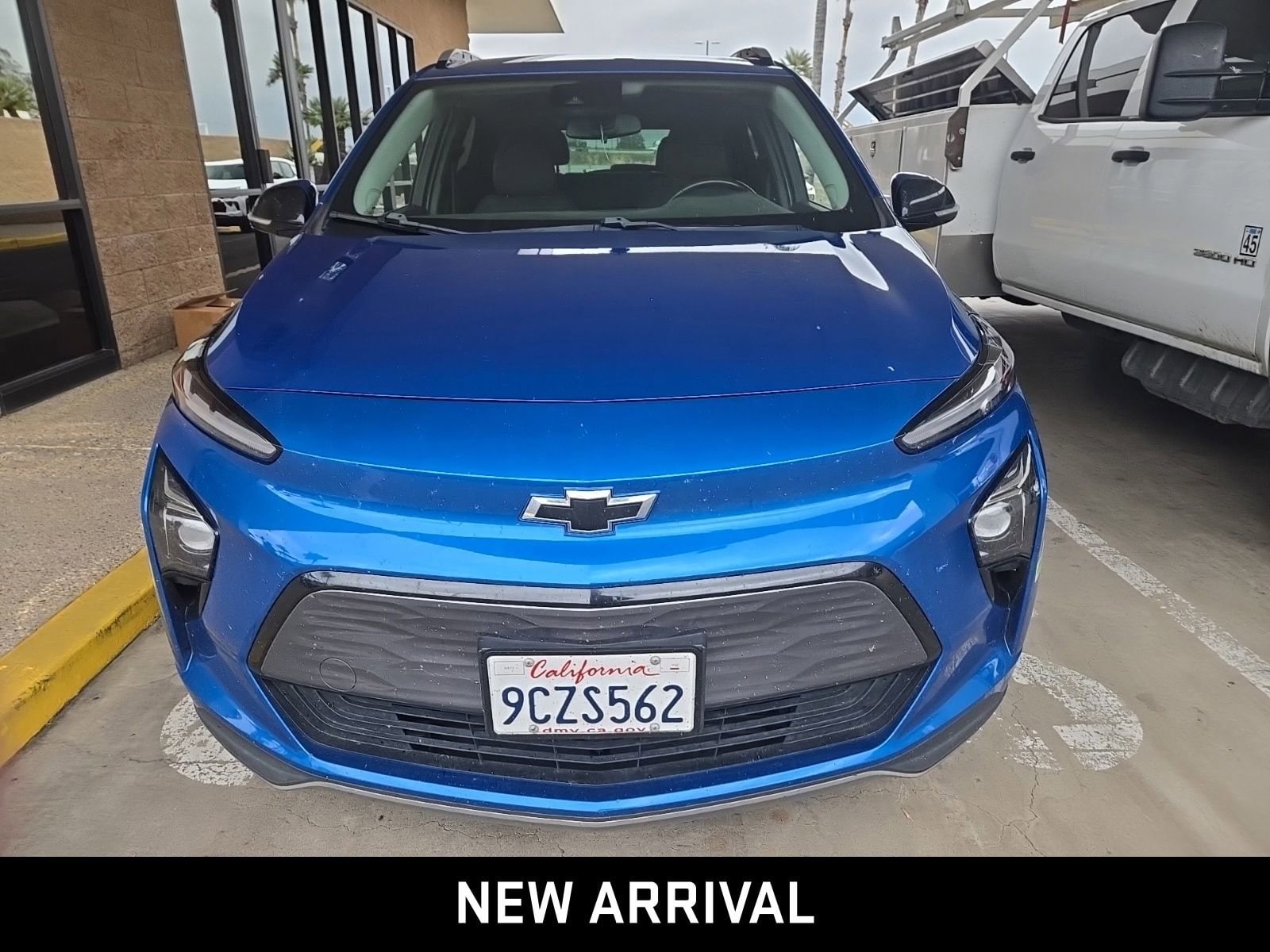 2023 Chevrolet Bolt EUV LT photo 2