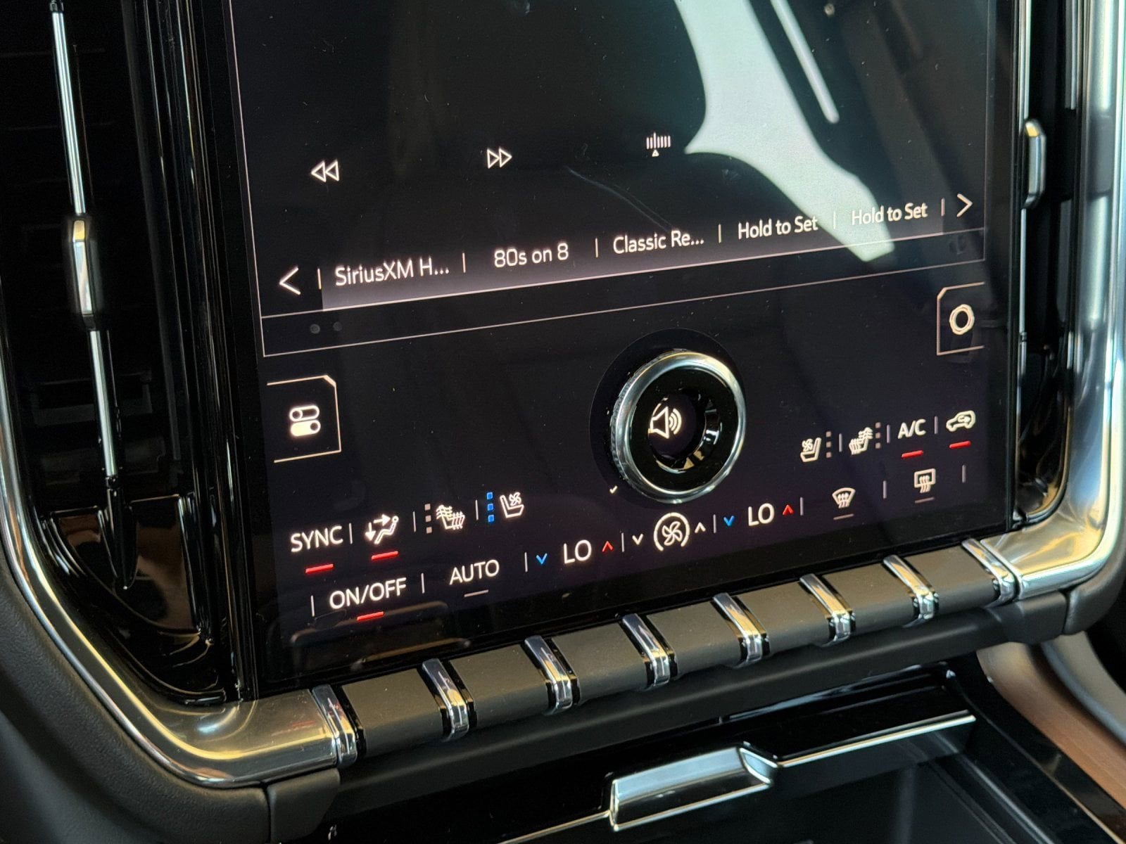2026 GMC Yukon Denali - Photo 20