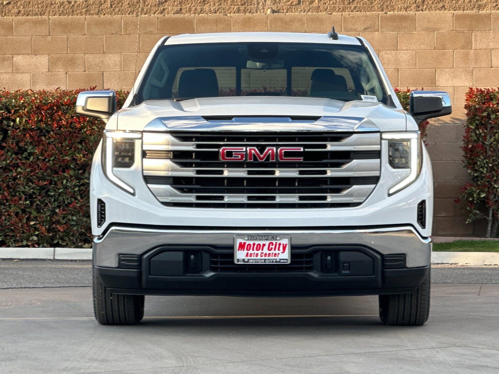 2026 GMC Sierra 1500 SLE photo 3