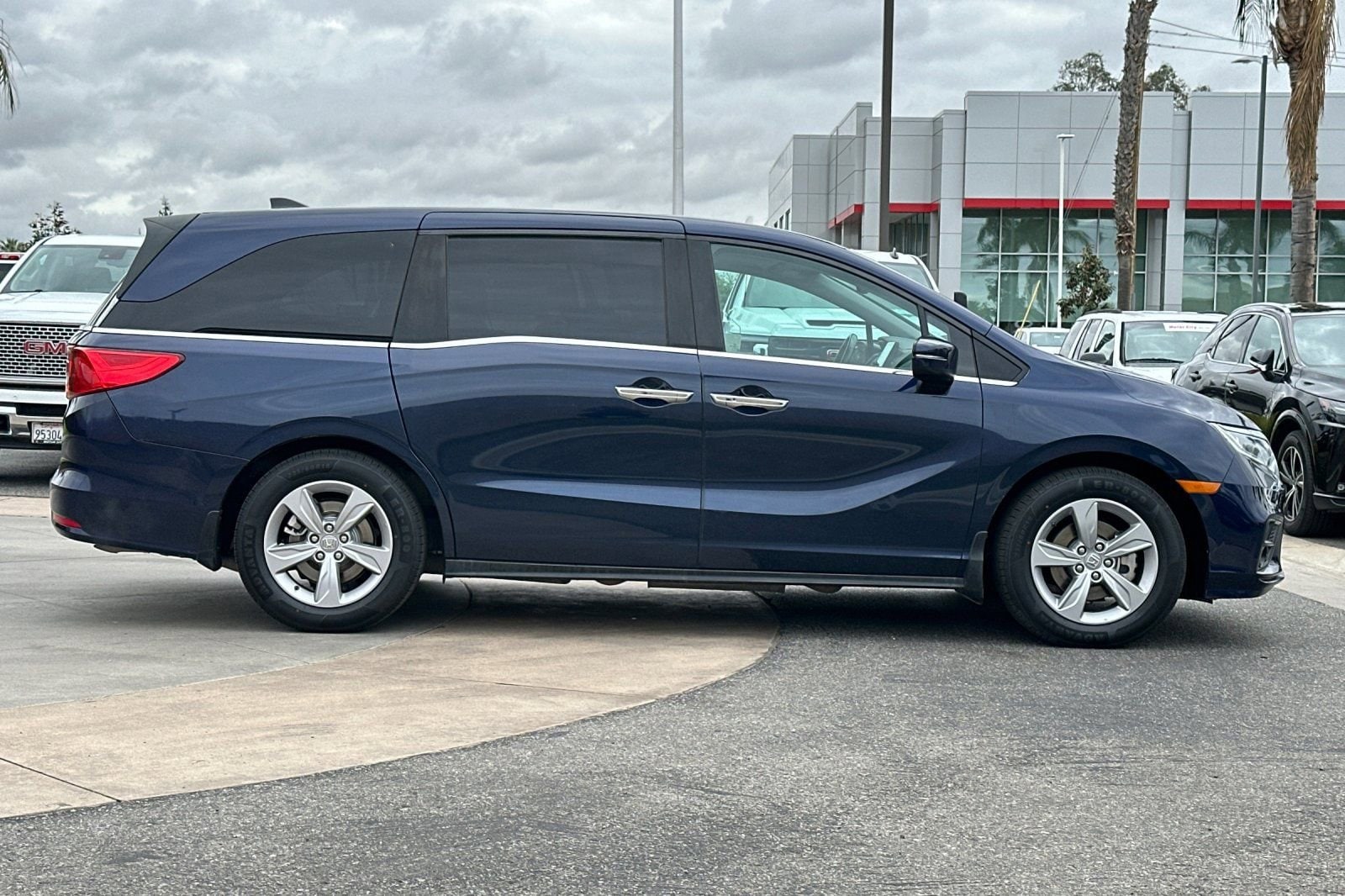 2019 Honda Odyssey EX-L photo 2