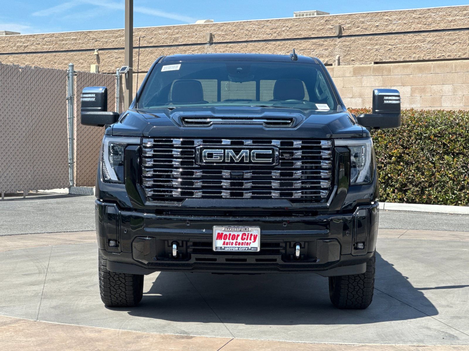 2026 GMC Sierra 2500 HD Denali Ultimate photo 3