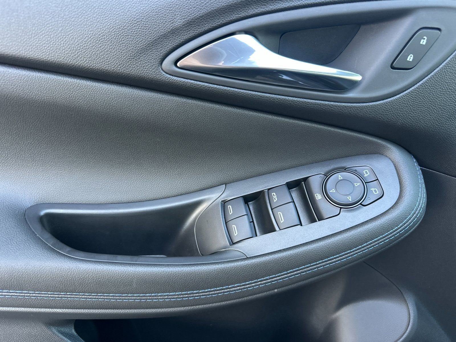 2026 Buick Encore GX Sport Touring - Photo 10