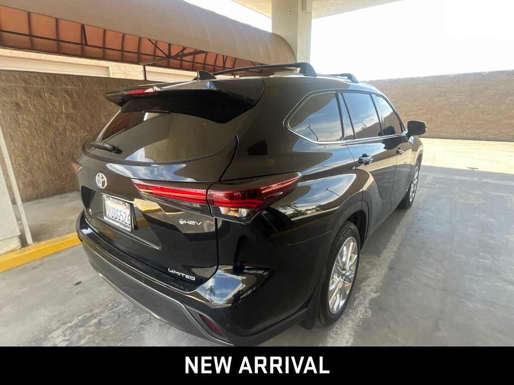 Used 2025 Toyota Highlander Hybrid Limited SUV