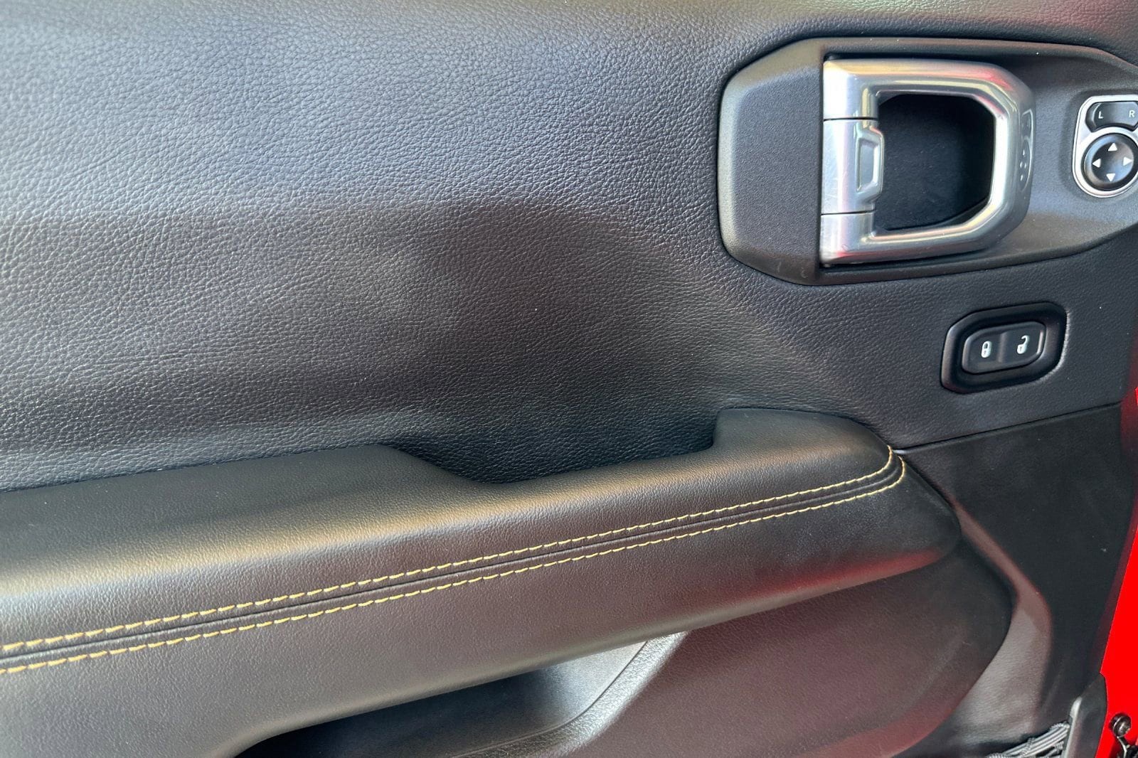 2025 Jeep Wrangler 4-Door Sahara - Photo 11