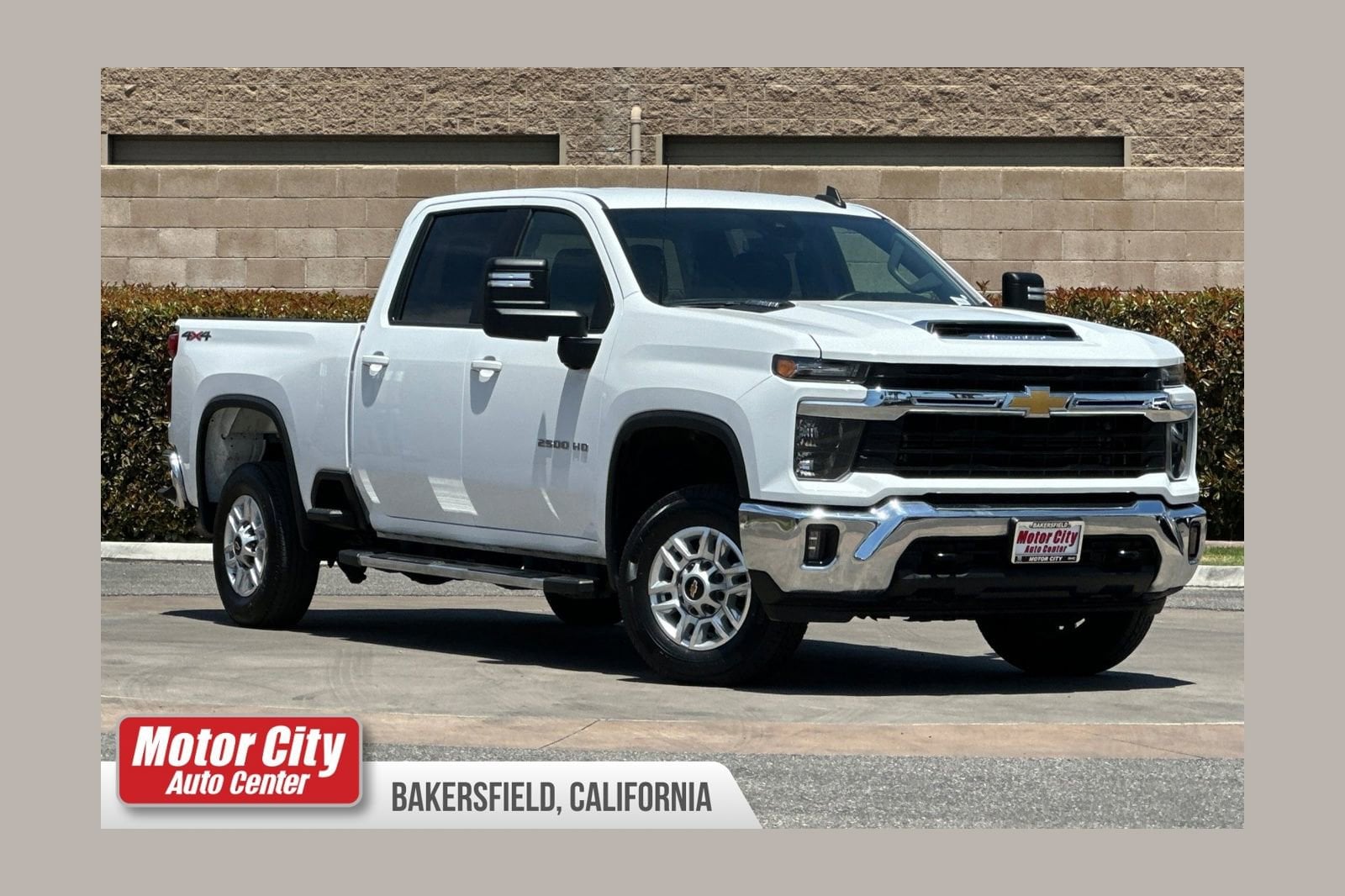 2025 Chevrolet Silverado HD LT 4WD Crew Cab Standard Box's photo