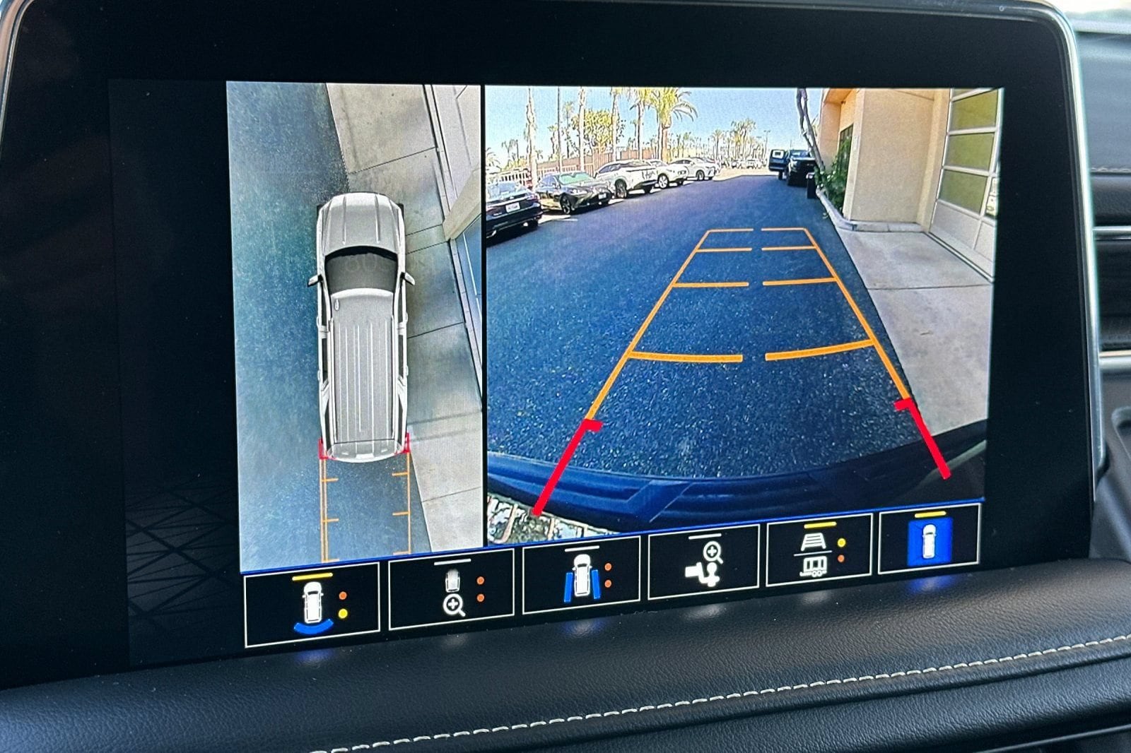 2023 GMC Yukon SLT - Photo 22