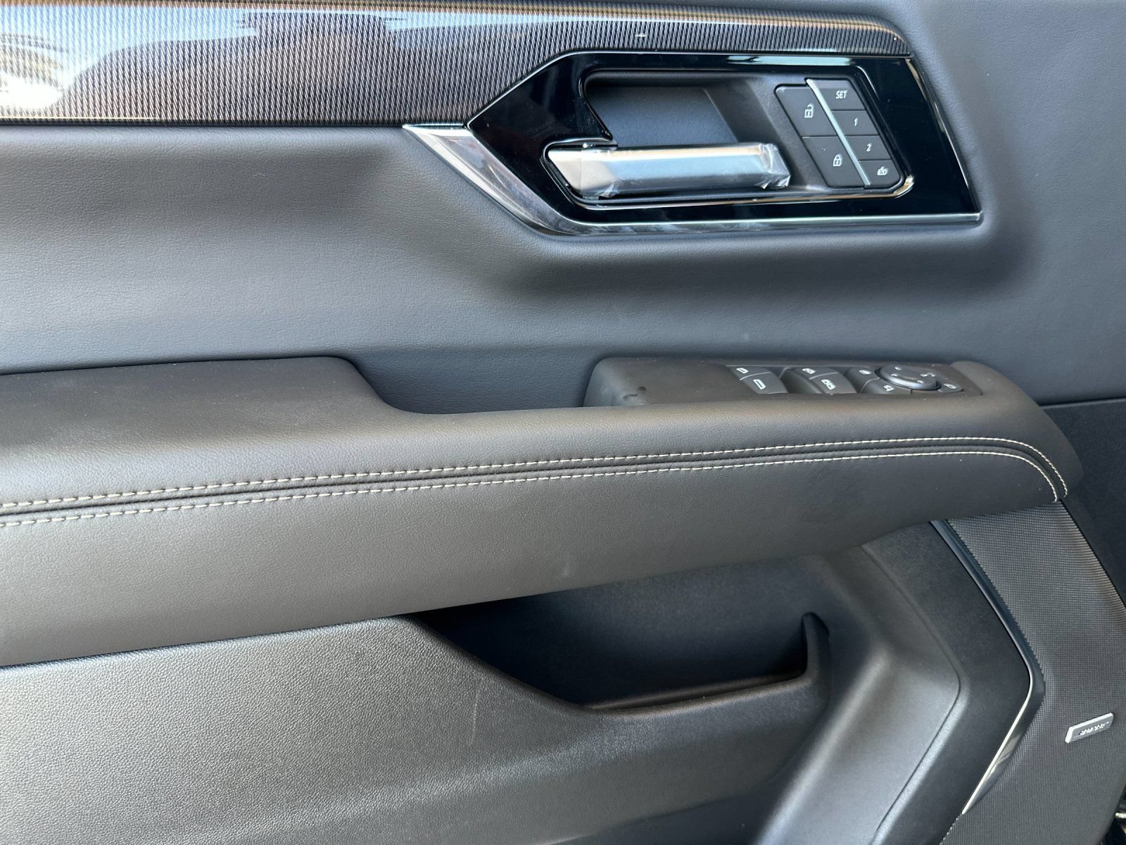 2026 GMC Yukon XL Elevation - Photo 10