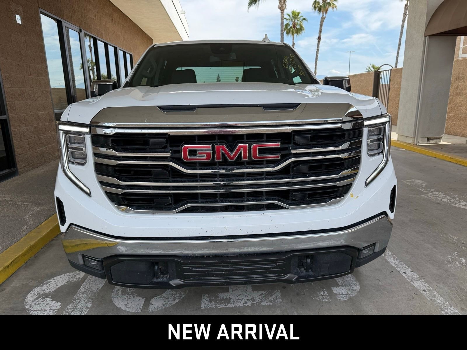 2025 GMC Sierra 1500 SLT photo 5