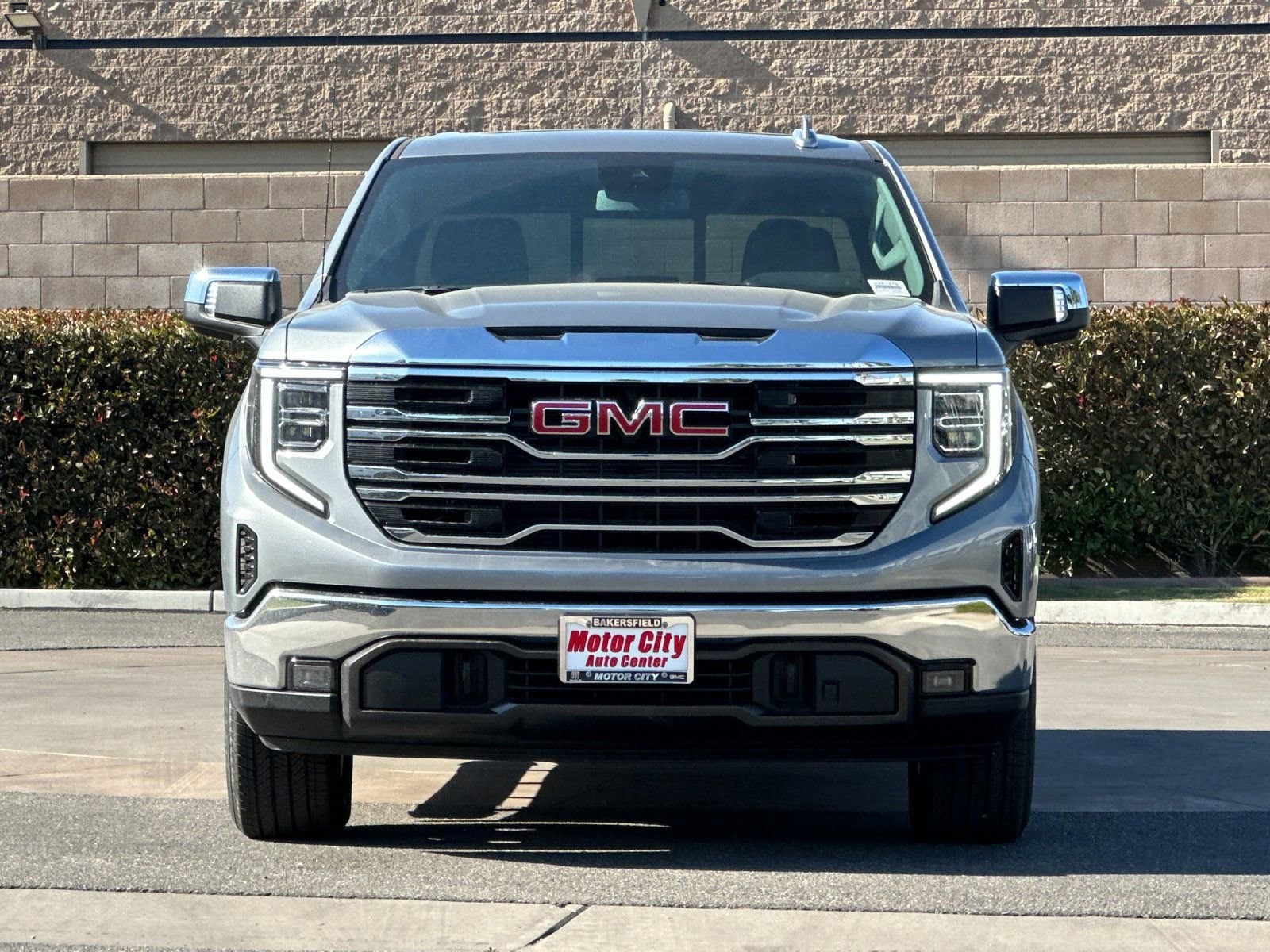 2026 GMC Sierra 1500 SLT - Photo 8