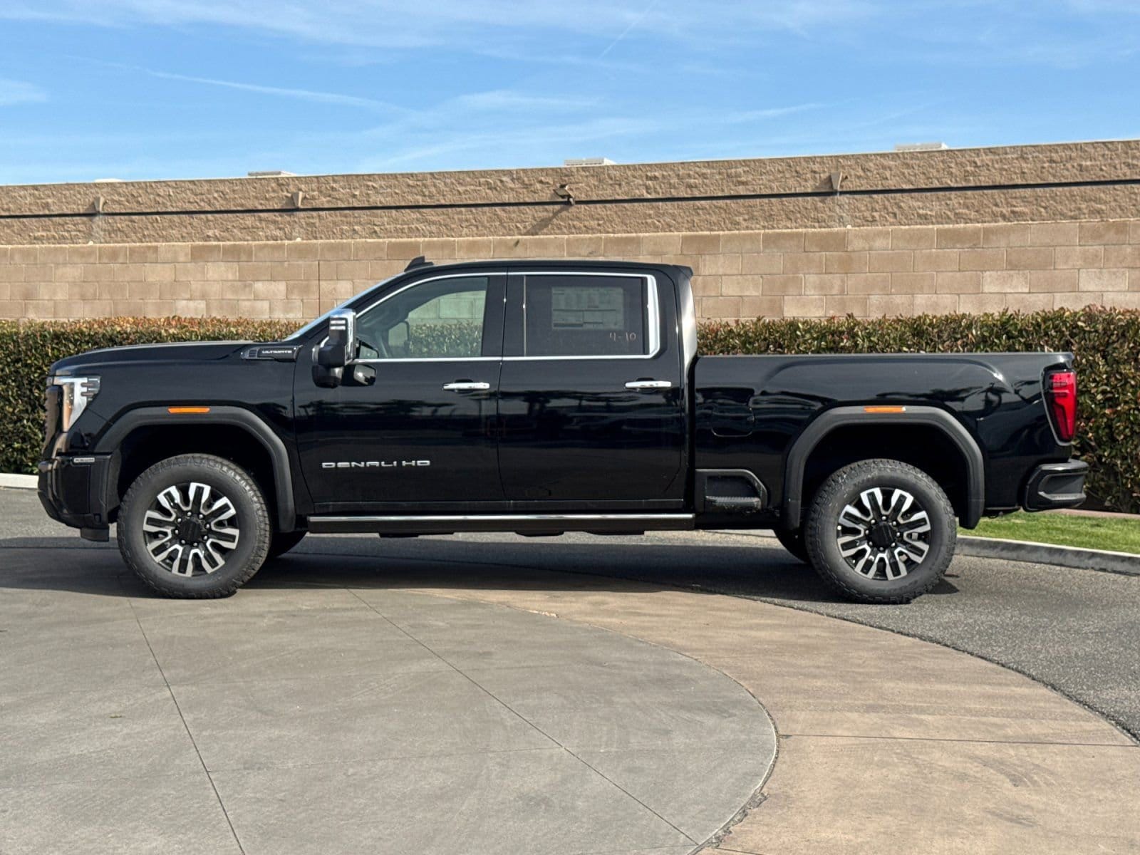 2026 GMC Sierra 2500 HD Denali Ultimate photo 5