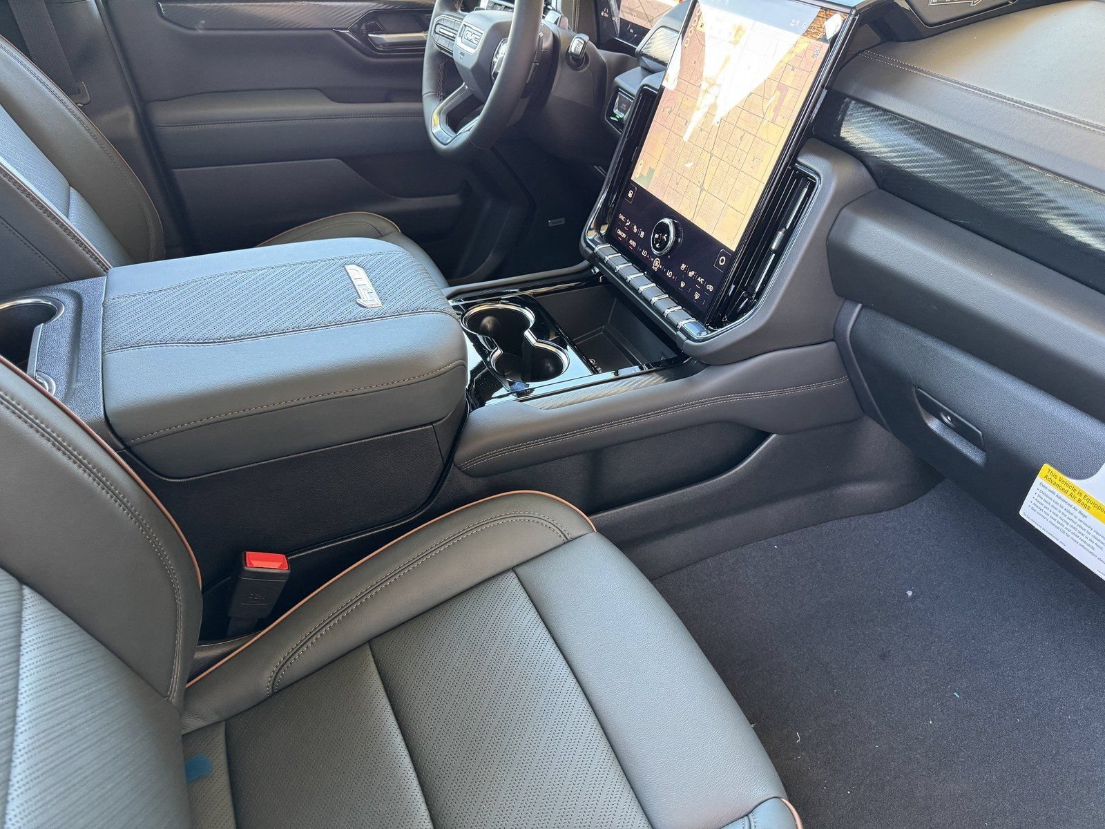 2026 GMC Yukon XL AT4 - Photo 18
