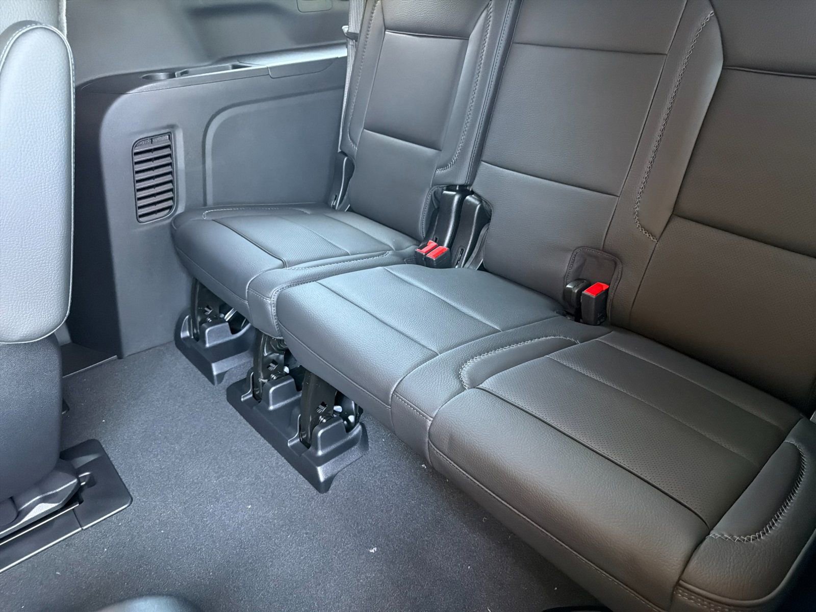 2026 GMC Yukon XL Denali - Photo 15