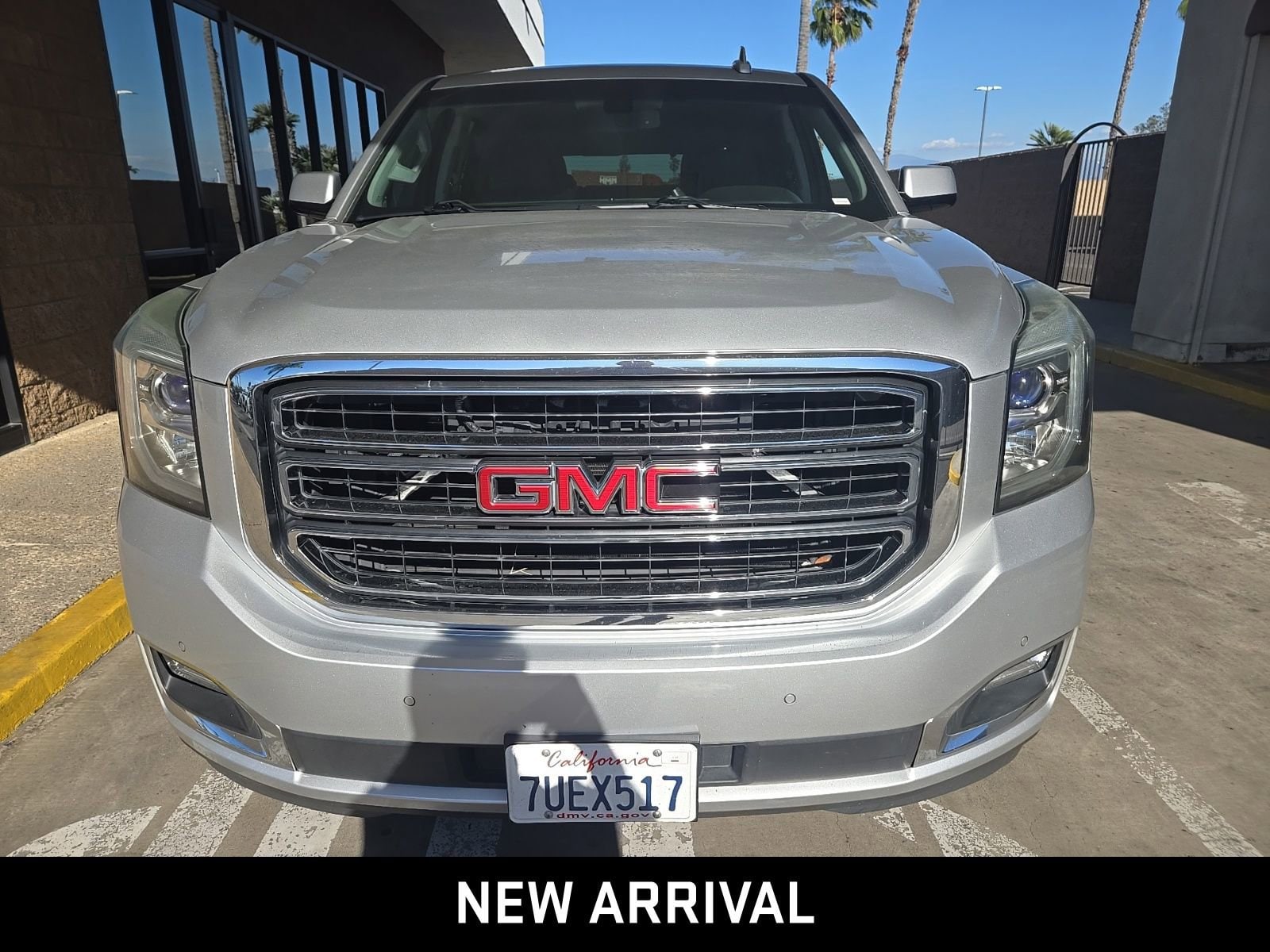 2016 GMC Yukon SLE photo 2
