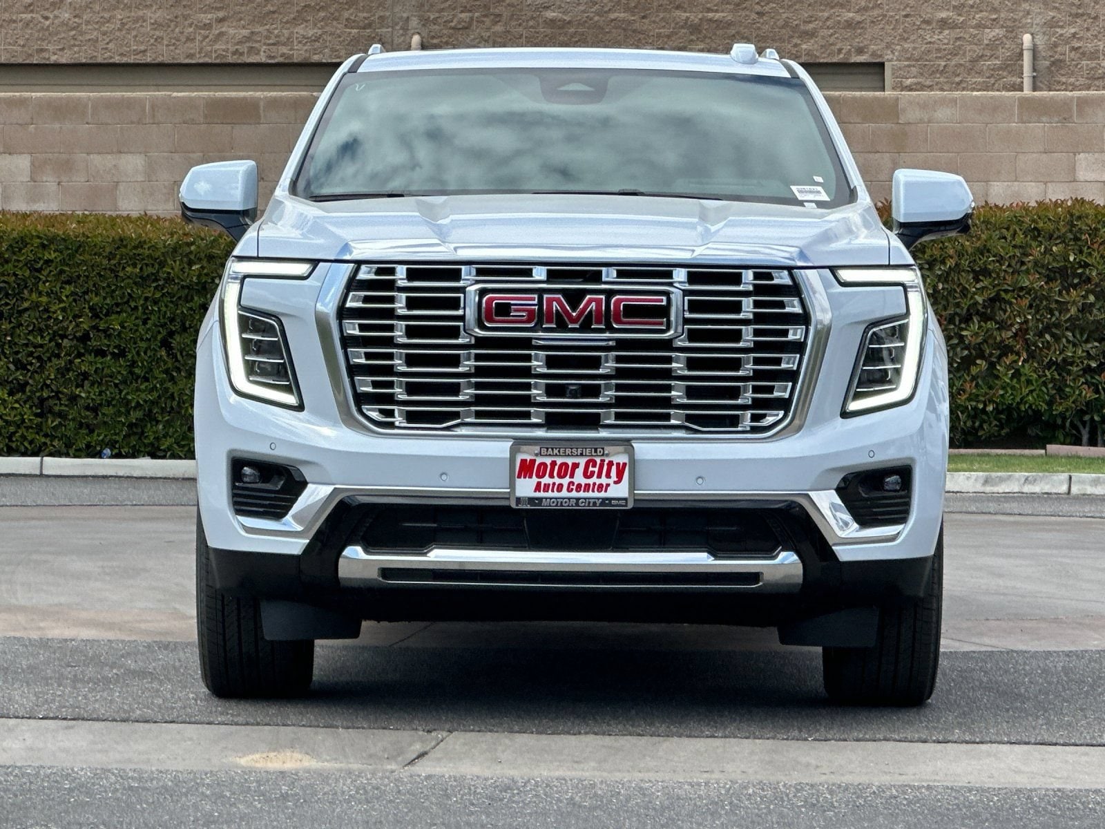 2026 GMC Yukon XL Denali - Photo 8
