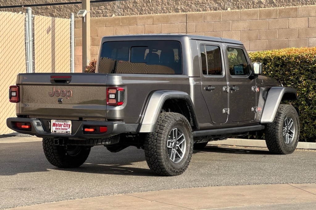 Used 2025 Jeep Gladiator Mojave 4x4 Truck