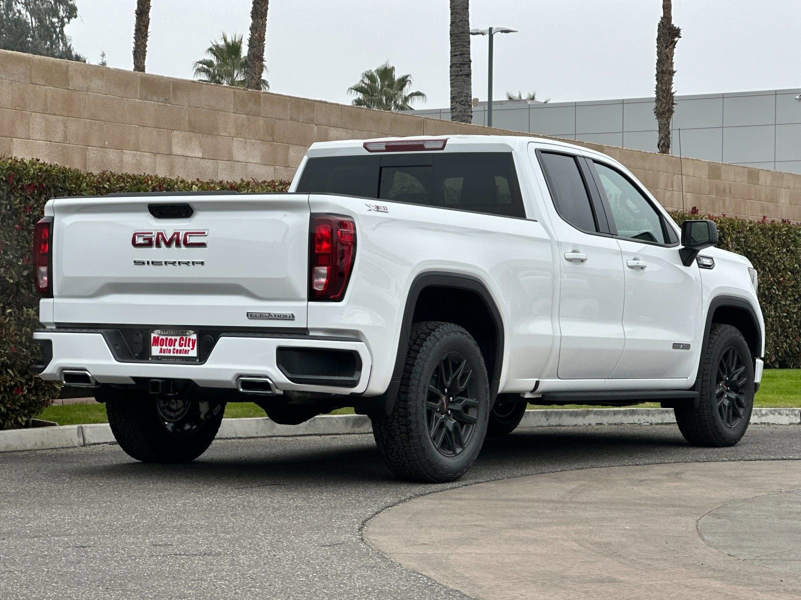 2026 GMC Sierra 1500 Elevation photo 2