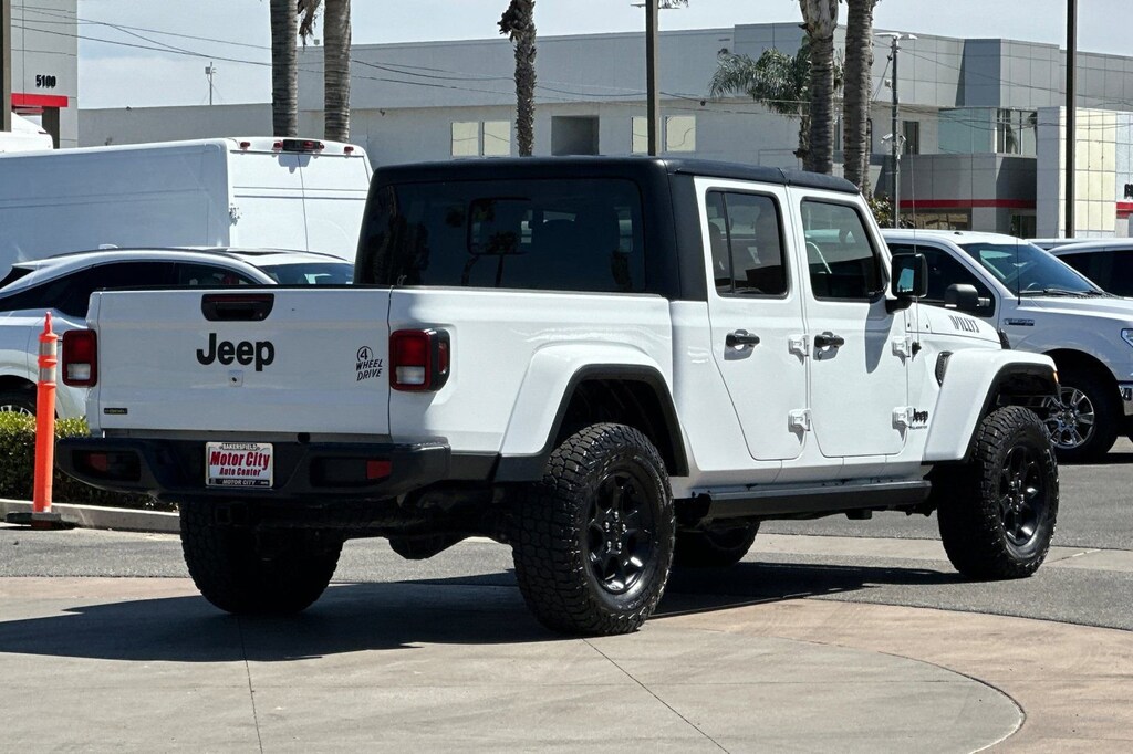 Used 2023 Jeep Gladiator Willys 4x4 Truck