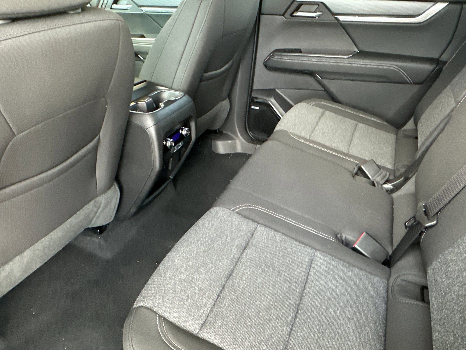 2026 GMC Acadia Elevation - Photo 11