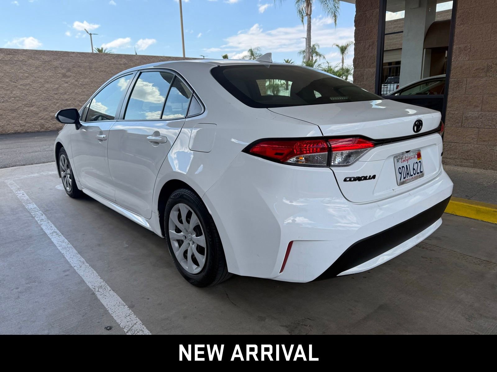 2022 Toyota Corolla LE photo 3
