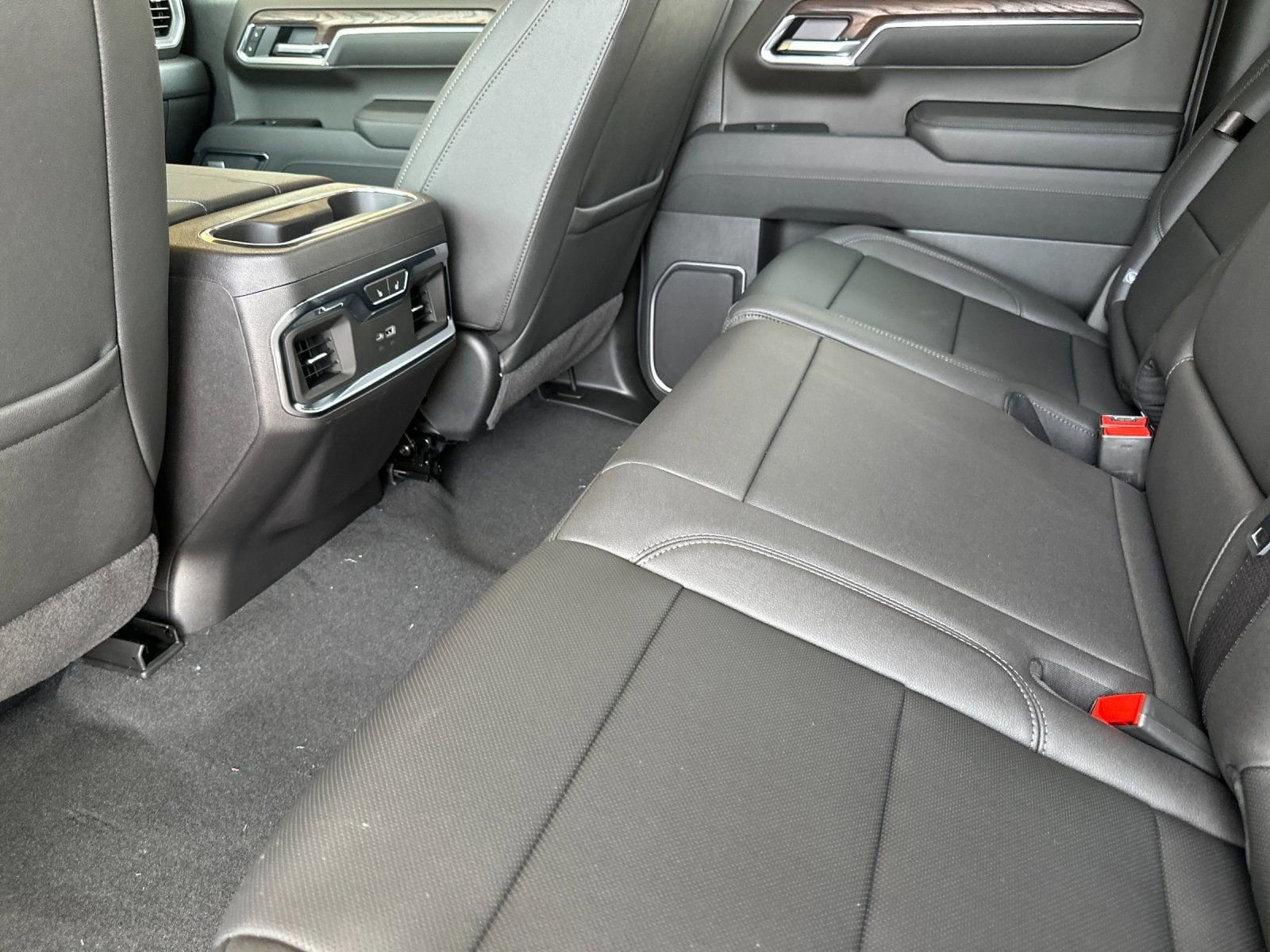 2026 GMC Sierra 1500 SLT - Photo 11