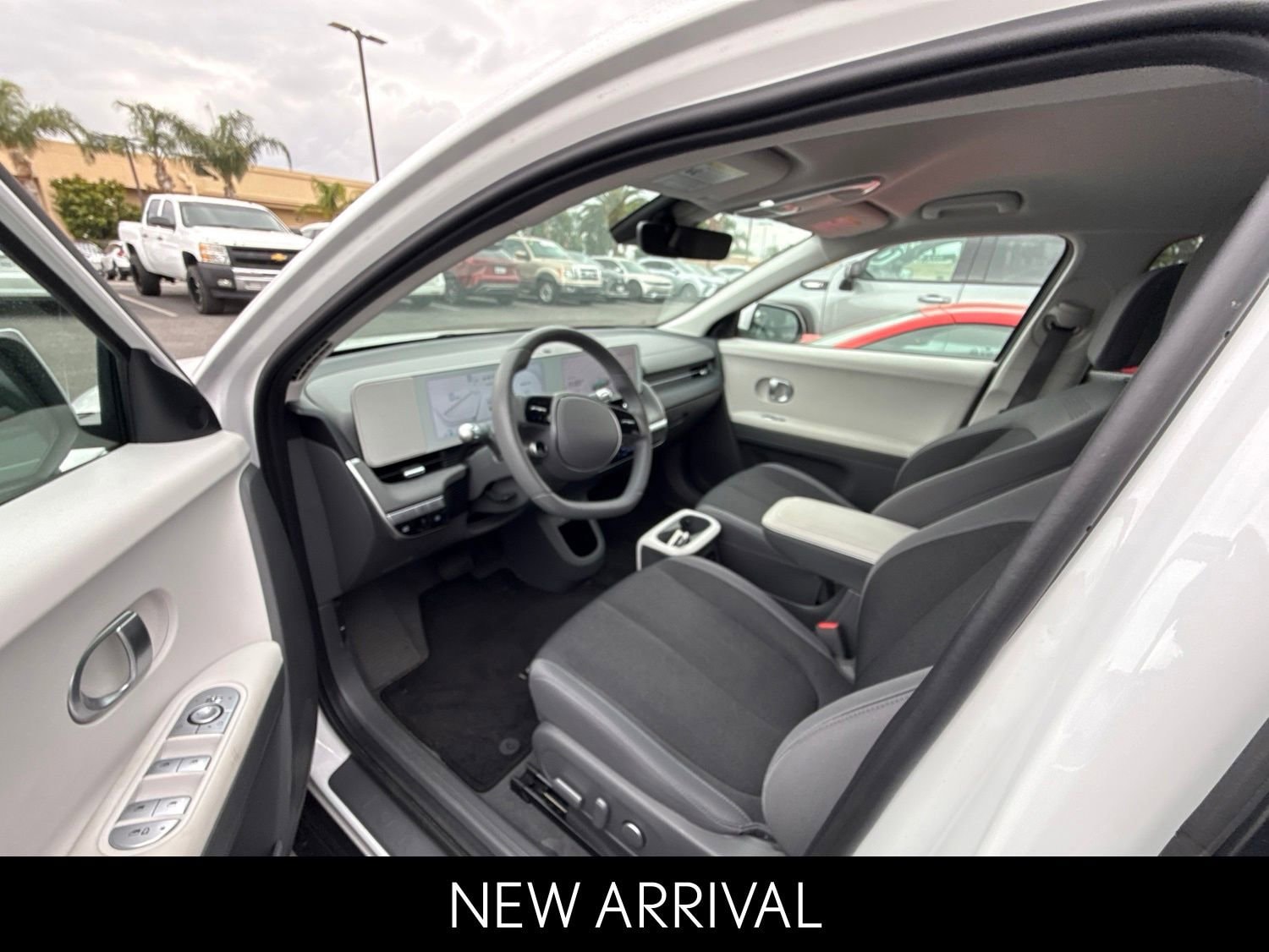 2024 Hyundai IONIQ 5 SEL photo 6