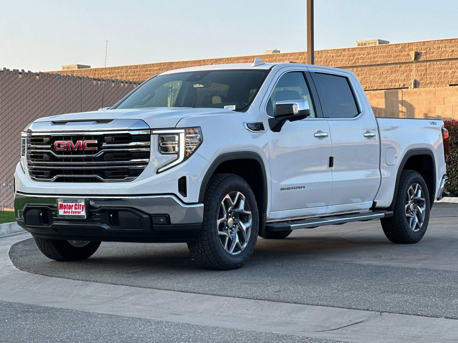 2026 GMC Sierra 1500 SLT photo 6