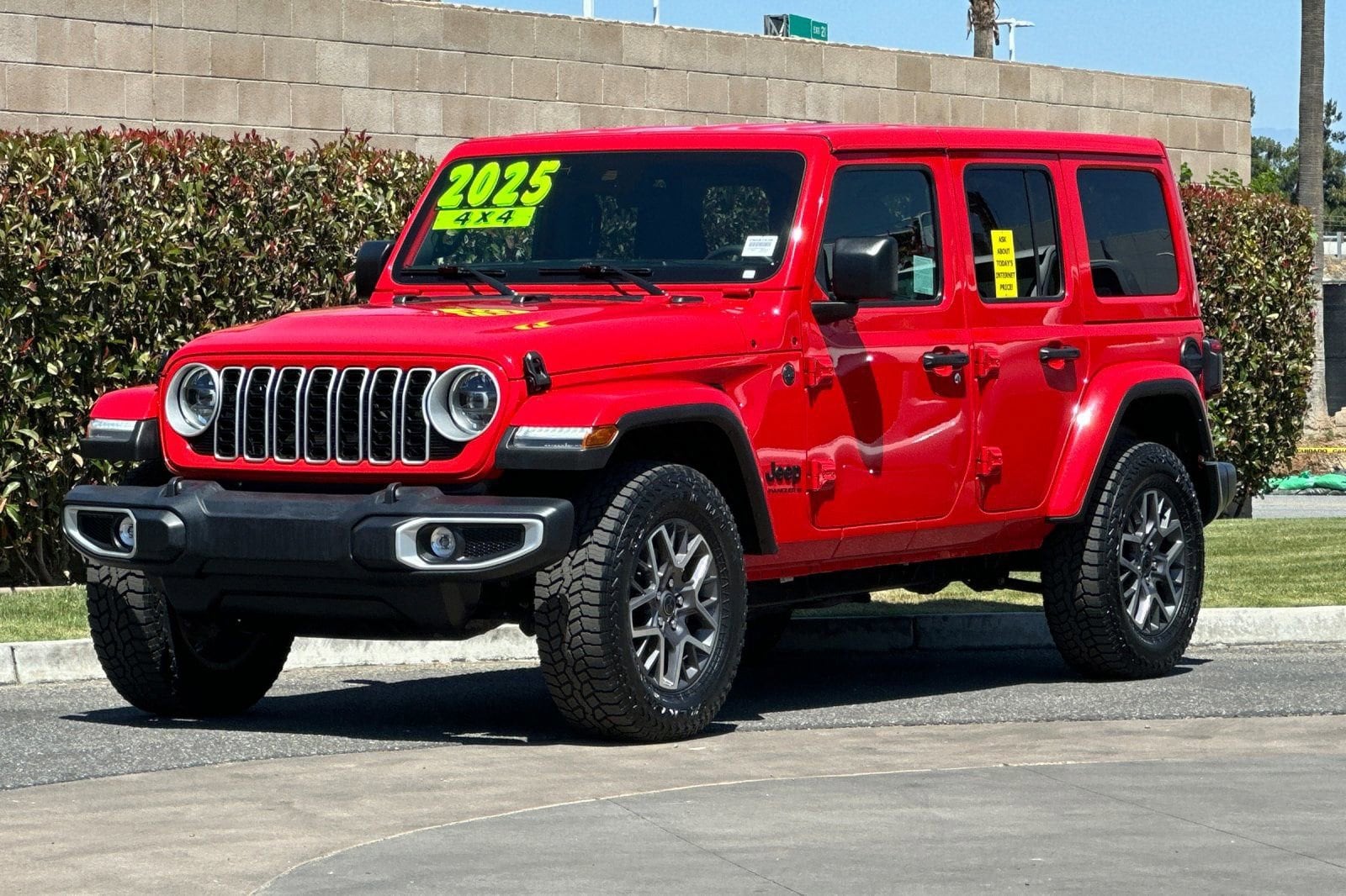 2025 Jeep Wrangler 4-Door Sahara - Photo 8
