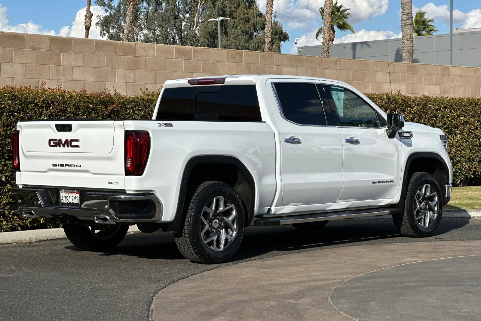 2024 Gmc Sierra 1500 SLT photo 4