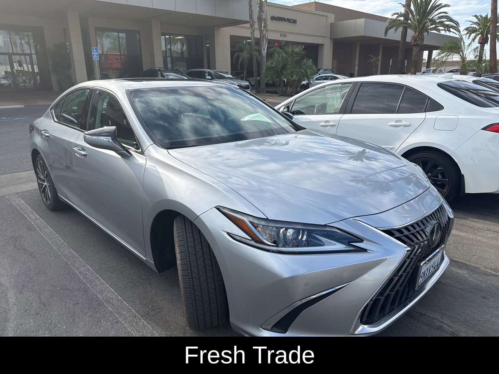 2024 Lexus ES 350 Premium photo 2
