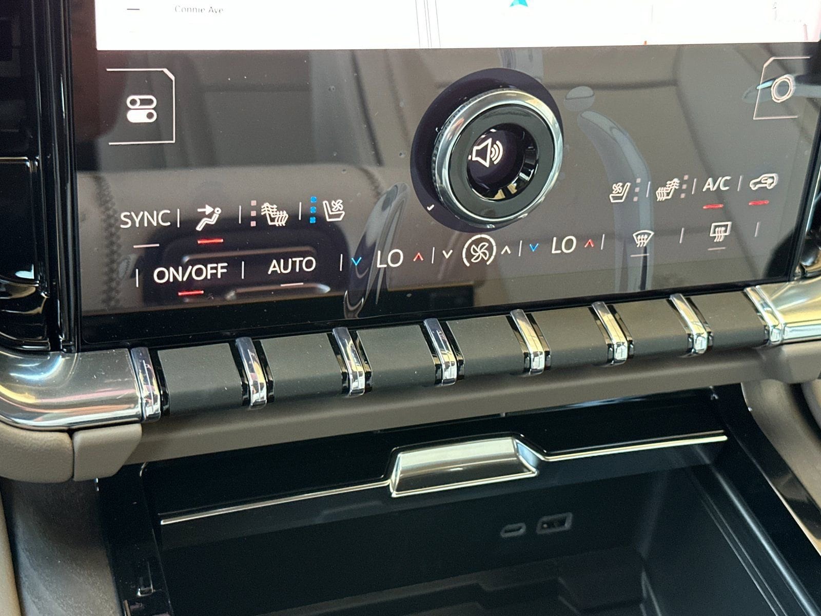 2026 GMC Yukon Denali - Photo 22