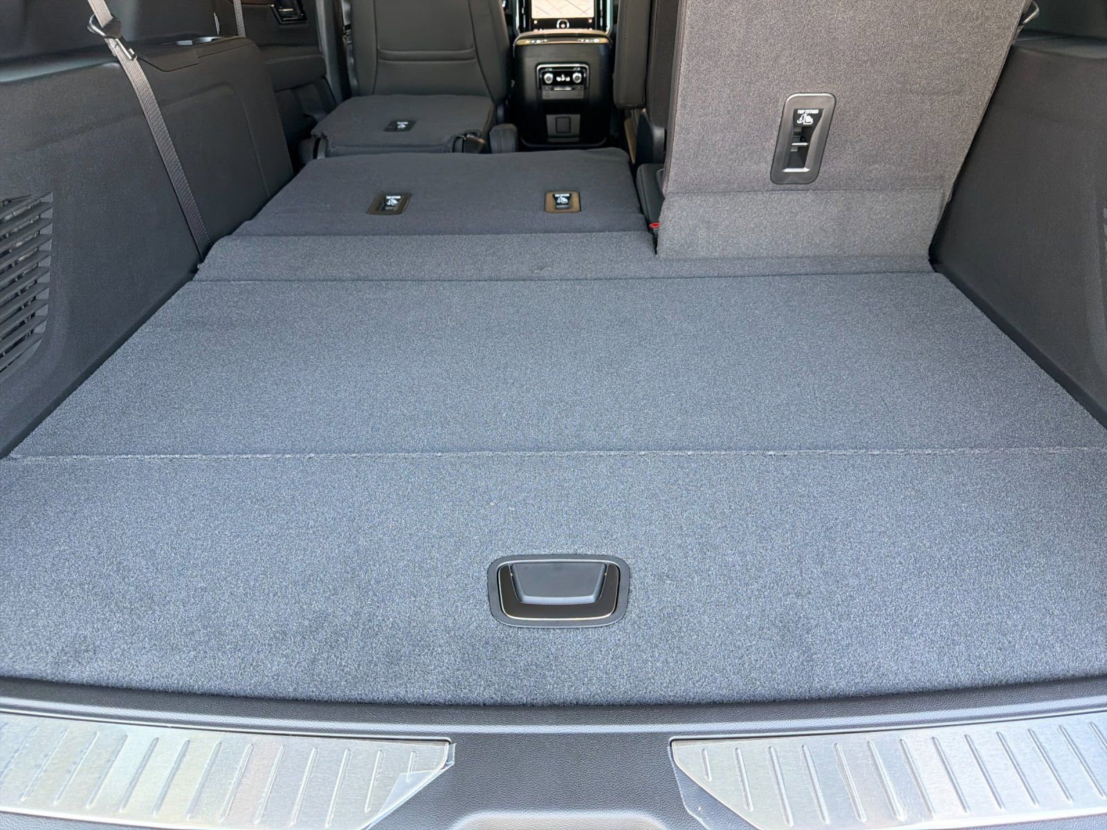 2026 GMC Yukon XL Denali - Photo 16