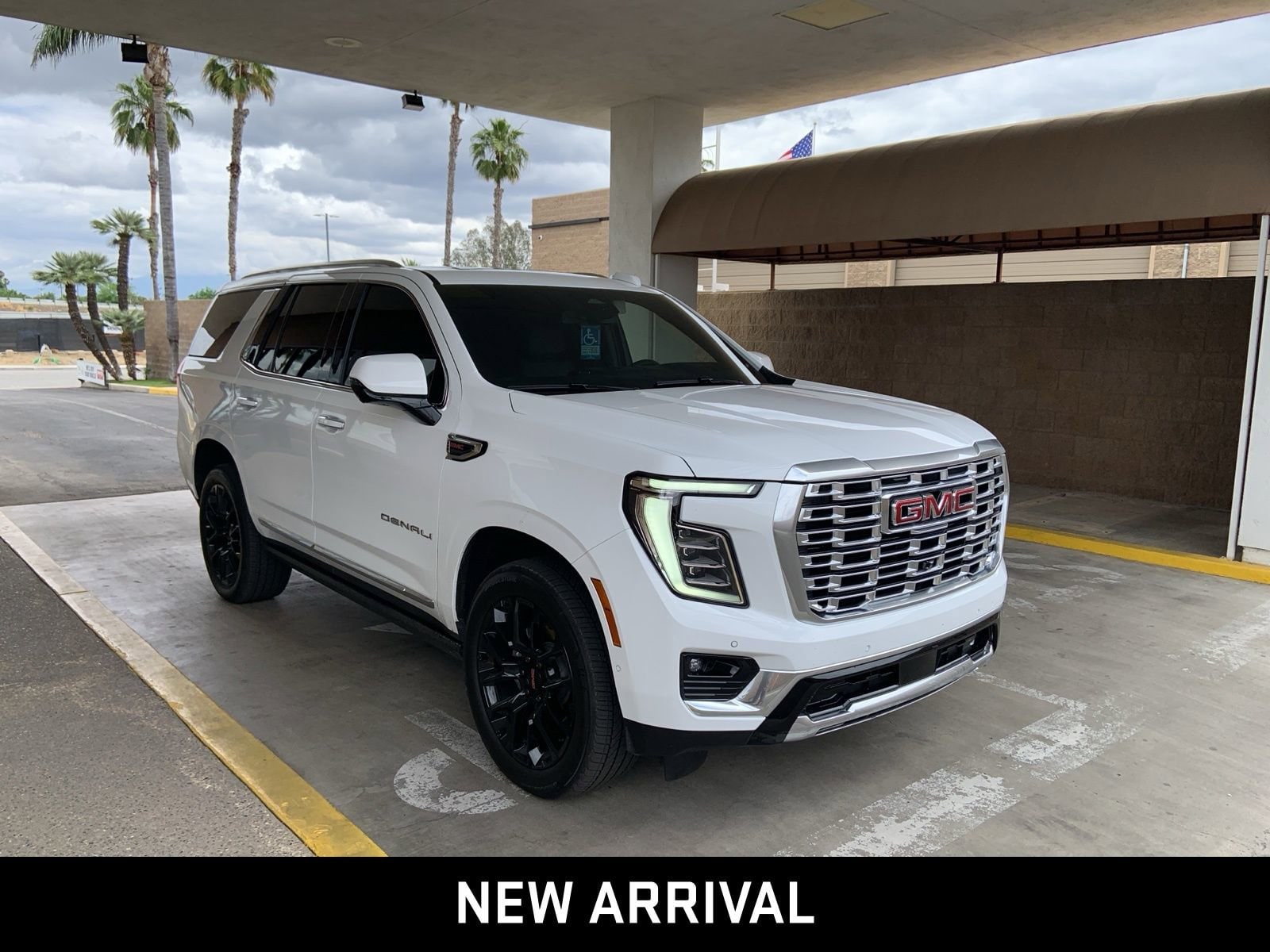 2026 GMC Yukon Denali photo 2