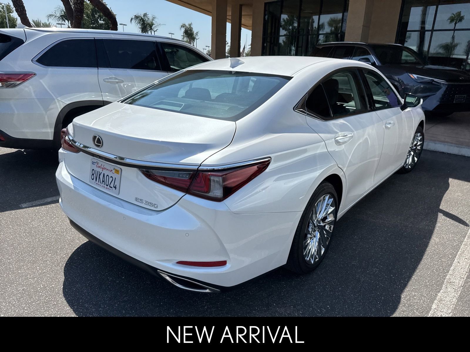 2020 Lexus ES 350 Luxury photo 2