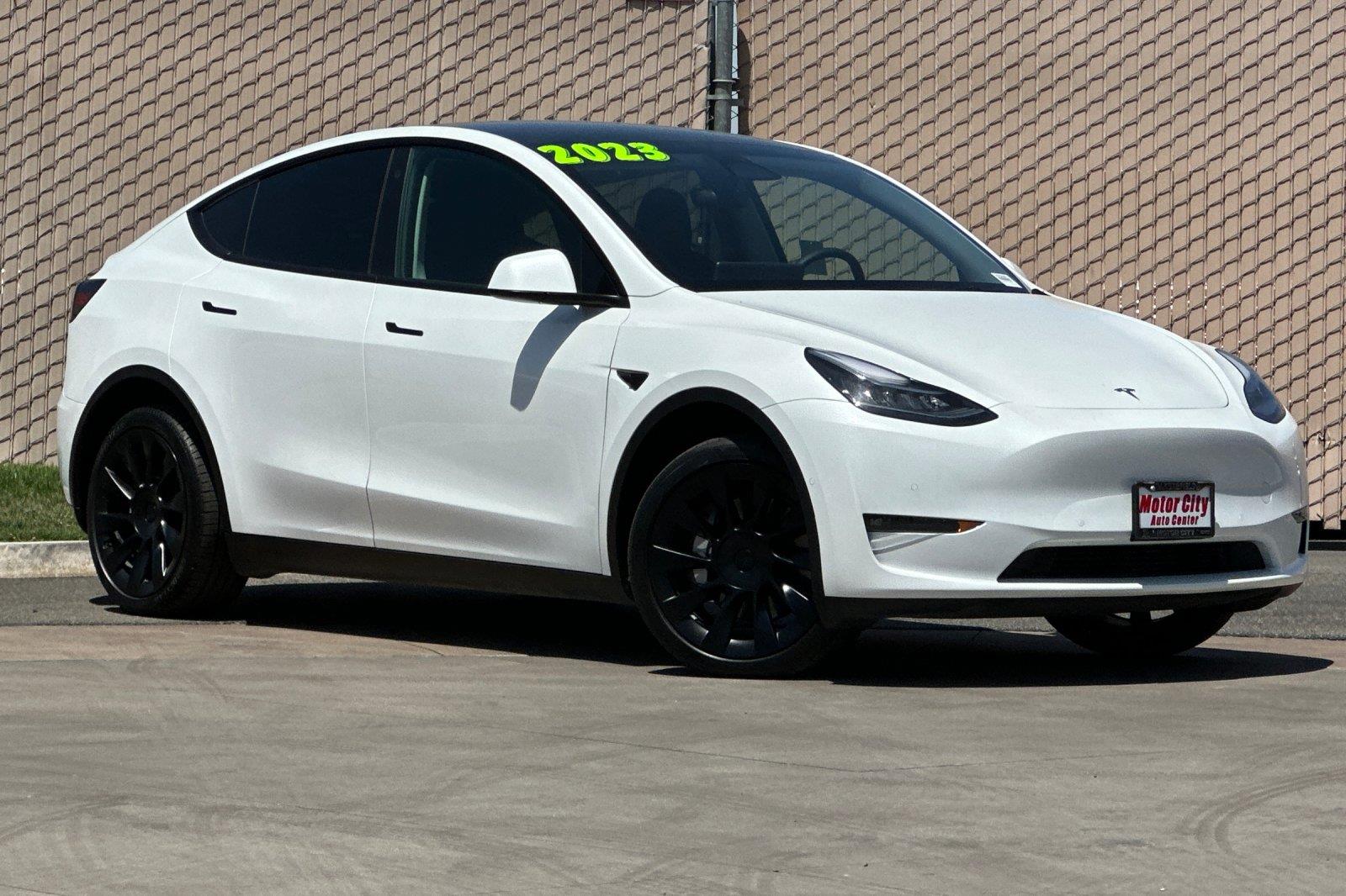 Used 2023 Tesla Model Y Long Range with VIN 7SAYGDEEXPF585405 for sale in Bakersfield, CA