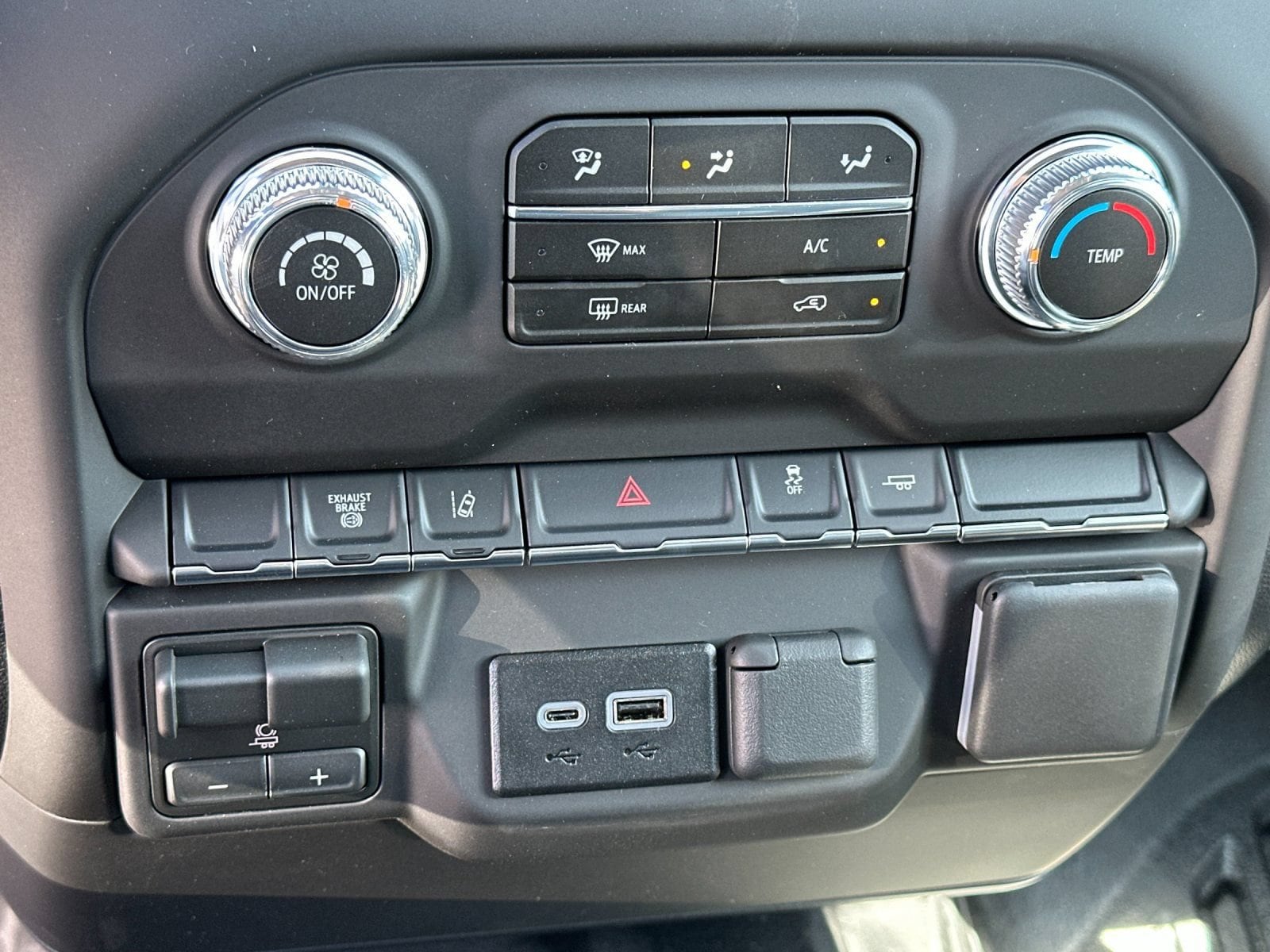 2026 GMC Sierra 3500 Chassis Cab Pro - Photo 17