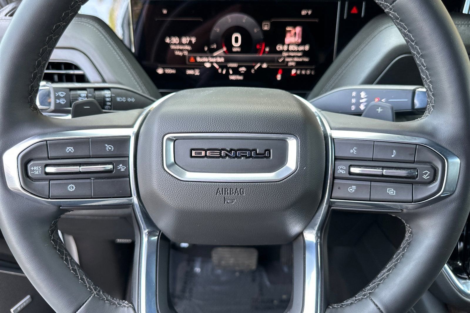 2026 GMC Yukon Denali - Photo 26