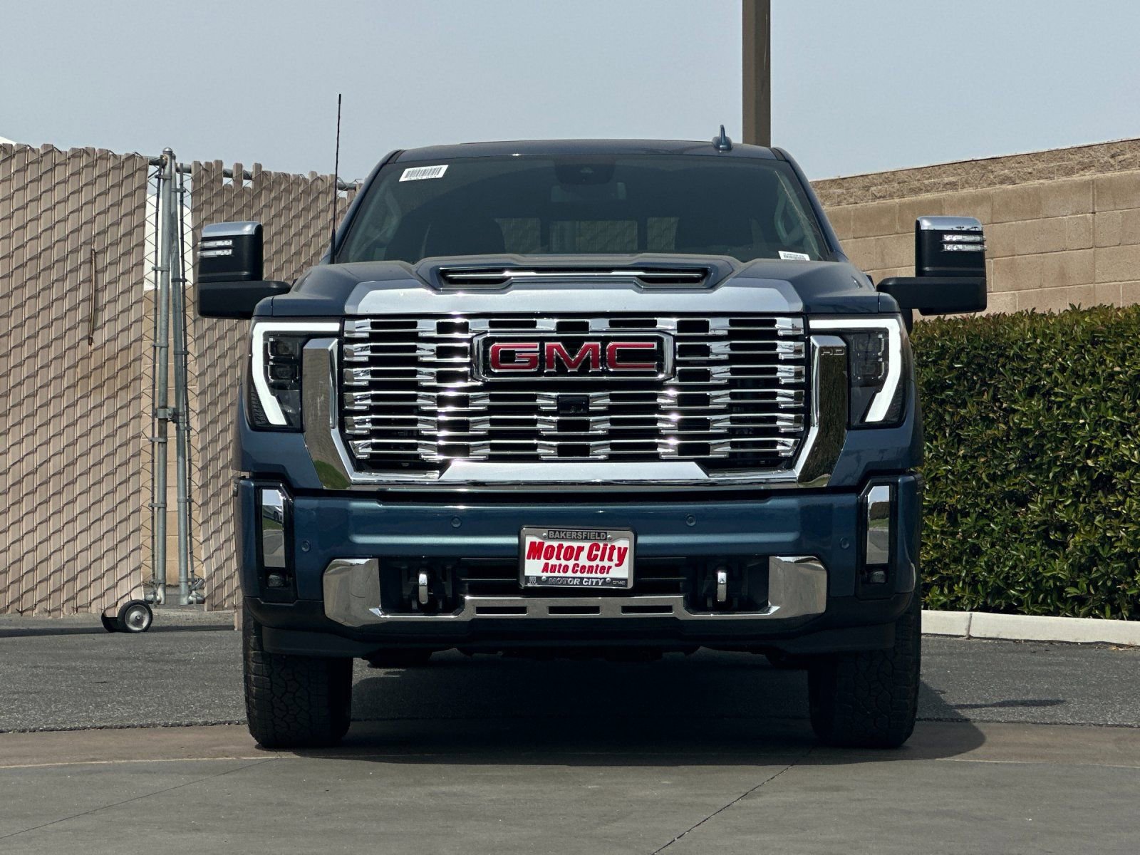 2026 GMC Sierra 2500 HD Denali photo 3