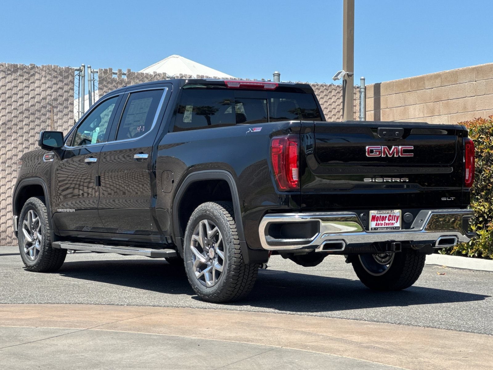 2026 GMC Sierra 1500 SLT - Photo 4