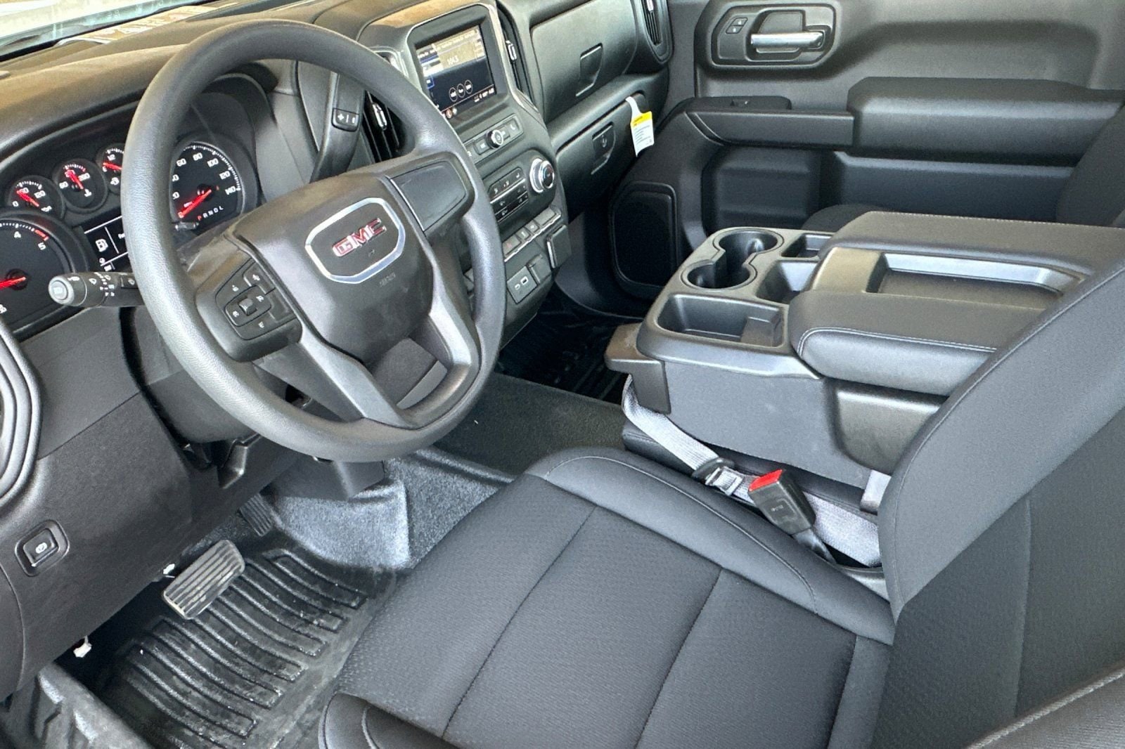 2025 GMC Sierra 3500HD Pro - Photo 6