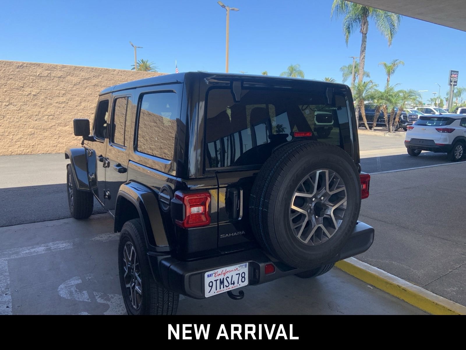 2025 Jeep Wrangler Sahara photo 5