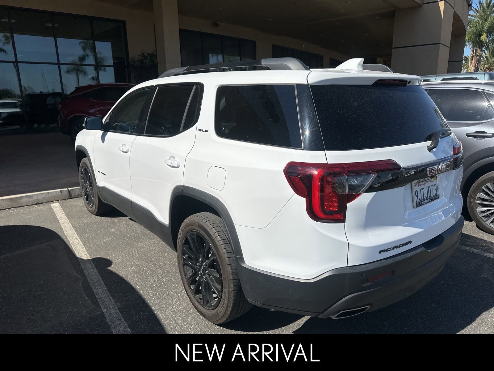 2023 Gmc Acadia SLE photo 3