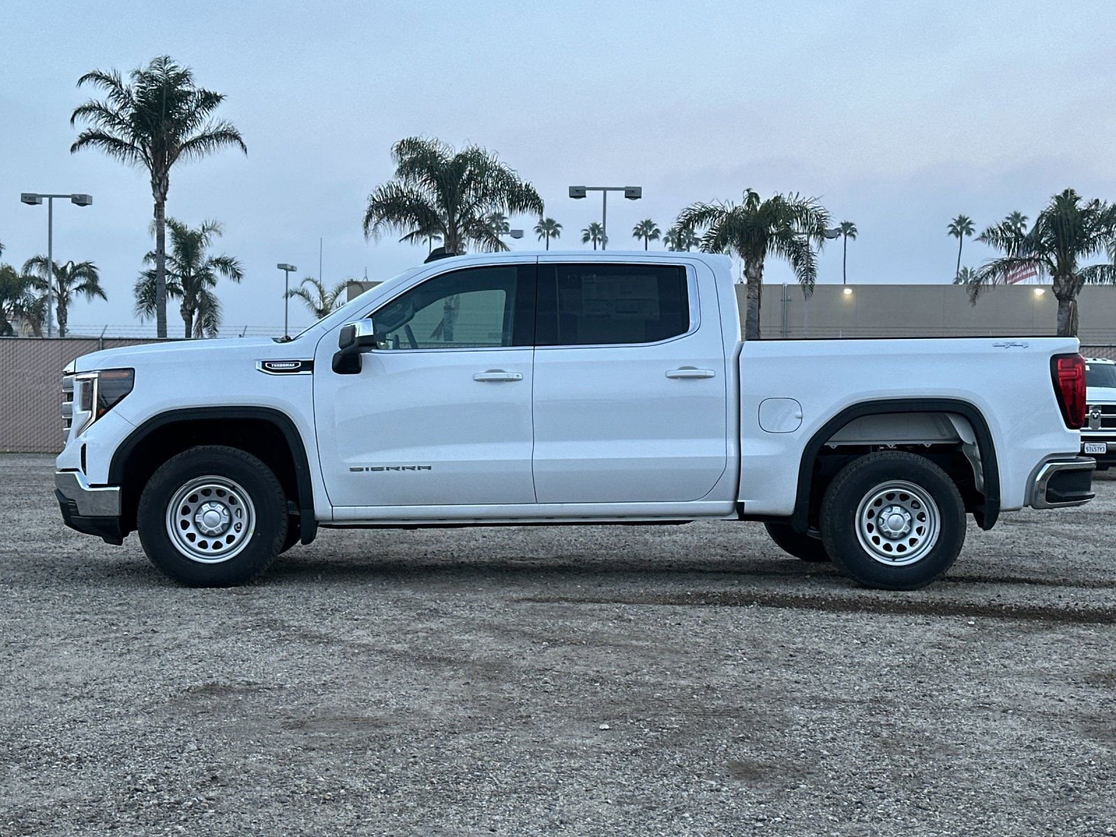 2026 GMC Sierra 1500 SLE photo 5